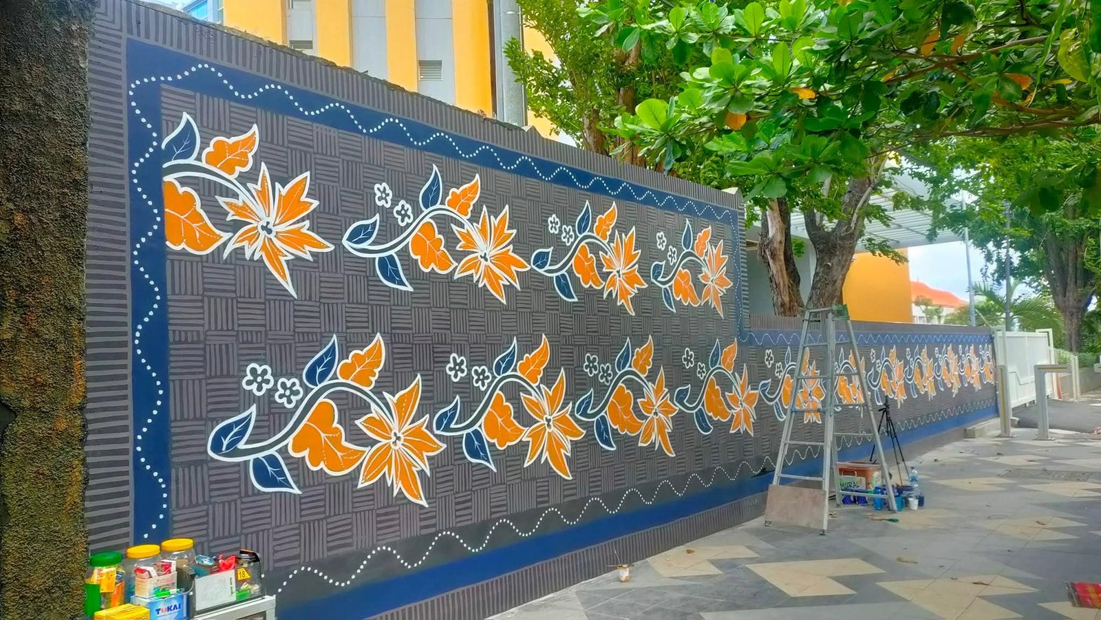 Nostalgia Proyek Awal: Mural Batik di Kampus UNAIR Surabaya