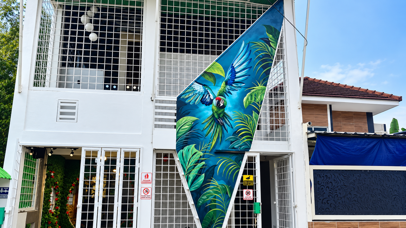 Jasa Mural Gresik – Mural Burung, Koi & Tema Alam | KING MURAL